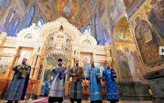 Molodezhnaya Bozhestvennaya liturgiya
