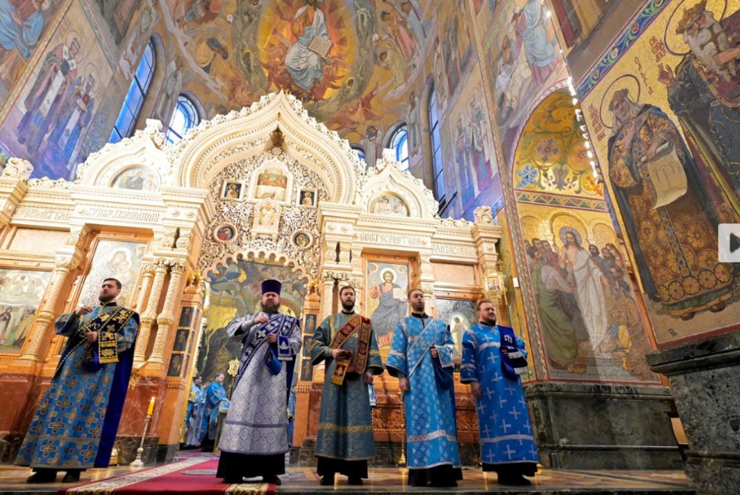 Molodezhnaya Bozhestvennaya liturgiya